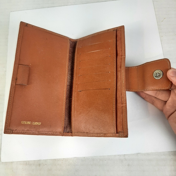 🔥Vintage Dooney And Bourke Checkbook Wallet All Weather Leather Green And Tan - Picture 6 of 6